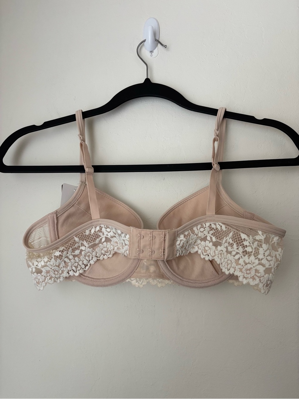 Wacoal Embrace Lace Petite Push Up Underwire Bra in Sand Size 36A NEW Padded - Picture 4 of 14